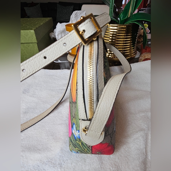 Authentic Like New Gucci GG Supreme Flora Ophida small shoulder bag - Picture 7 of 8